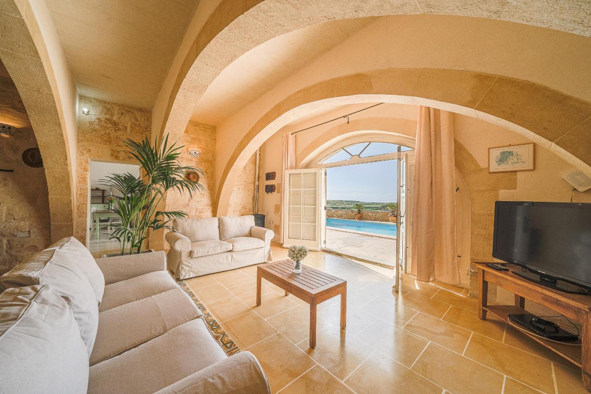 Lonza Gharb Farmhouse Luaran gambar