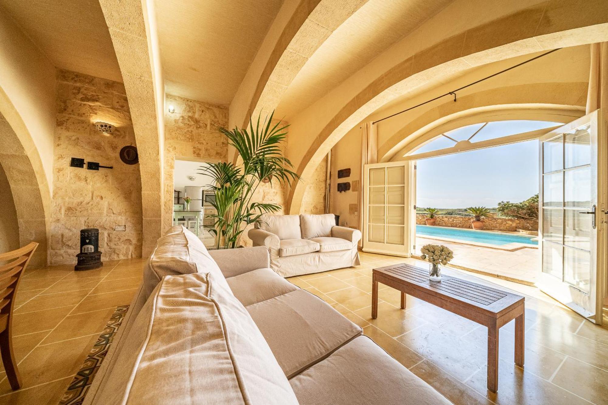 Lonza Gharb Farmhouse Luaran gambar