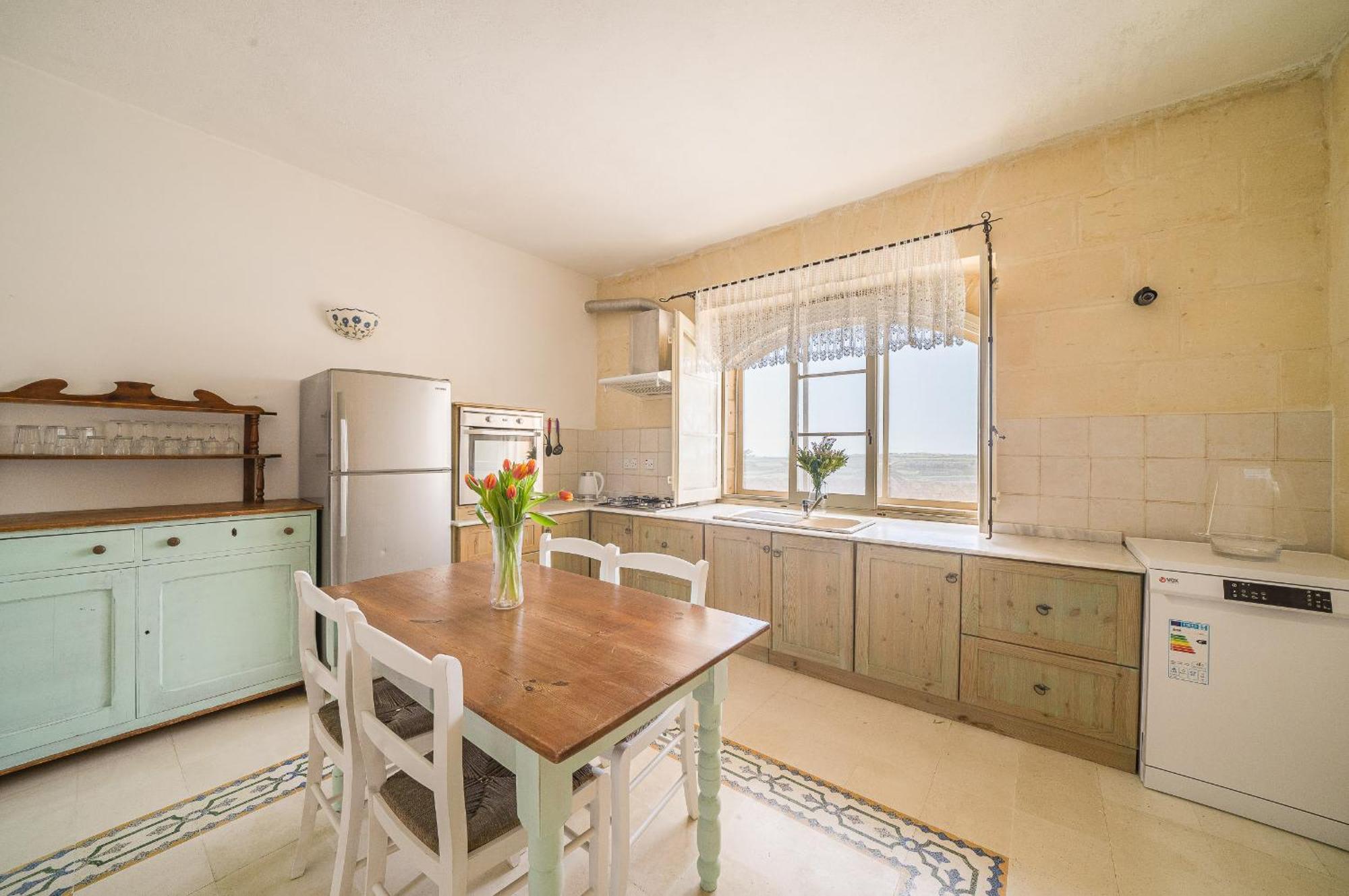 Lonza Gharb Farmhouse Luaran gambar