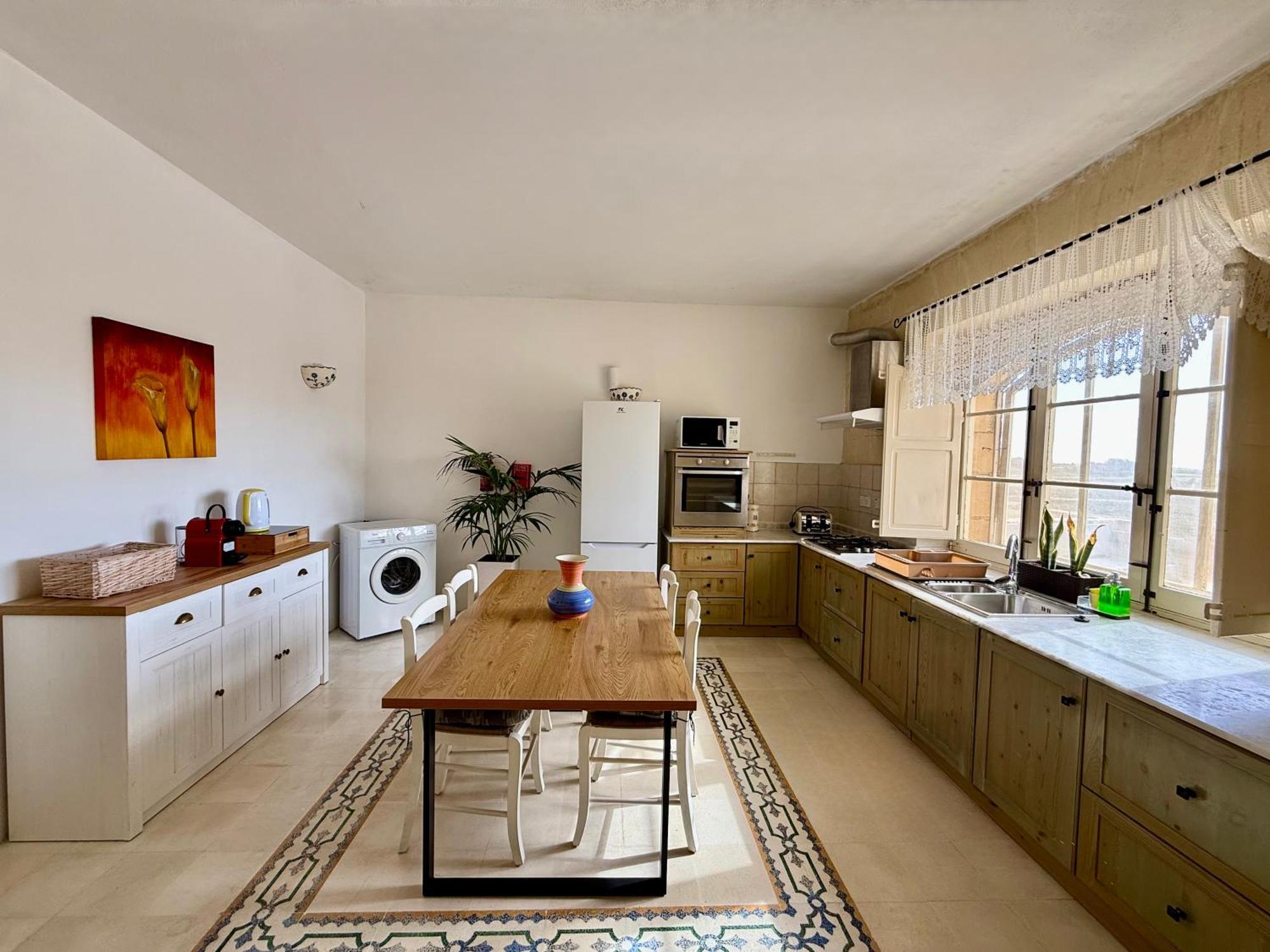Lonza Gharb Farmhouse Luaran gambar