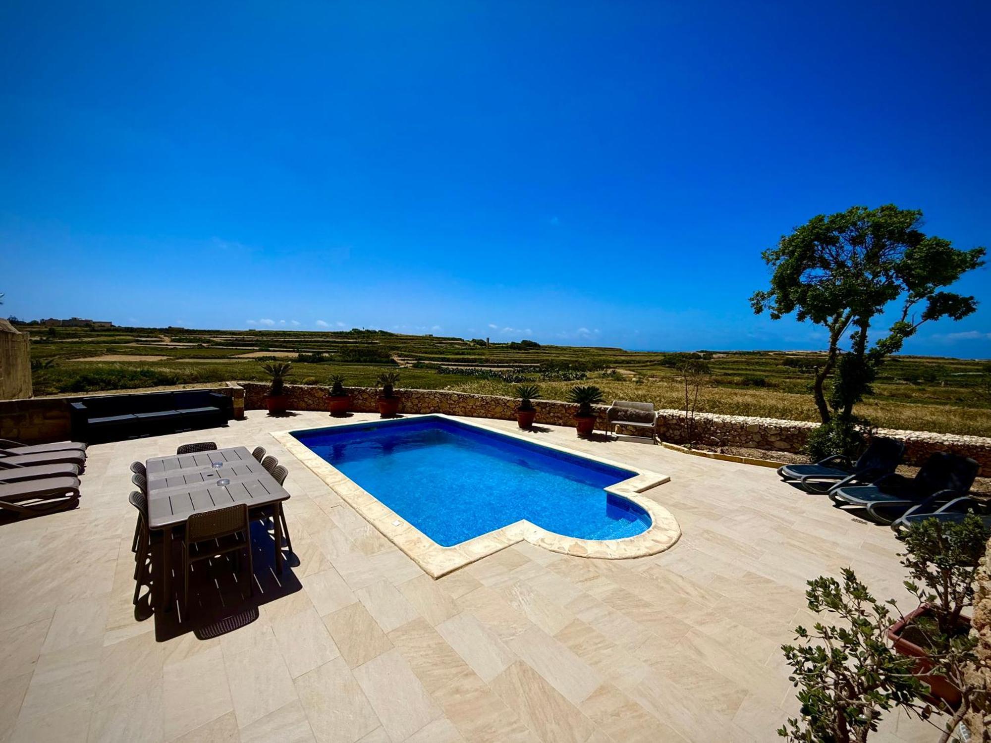 Lonza Gharb Farmhouse Luaran gambar
